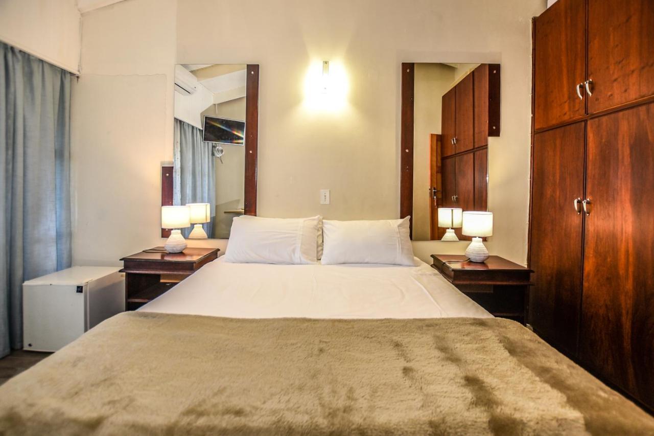 The Rest Guest House Mbombela Екстер'єр фото